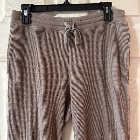 TNA pants‎ - Picture 2 of 6